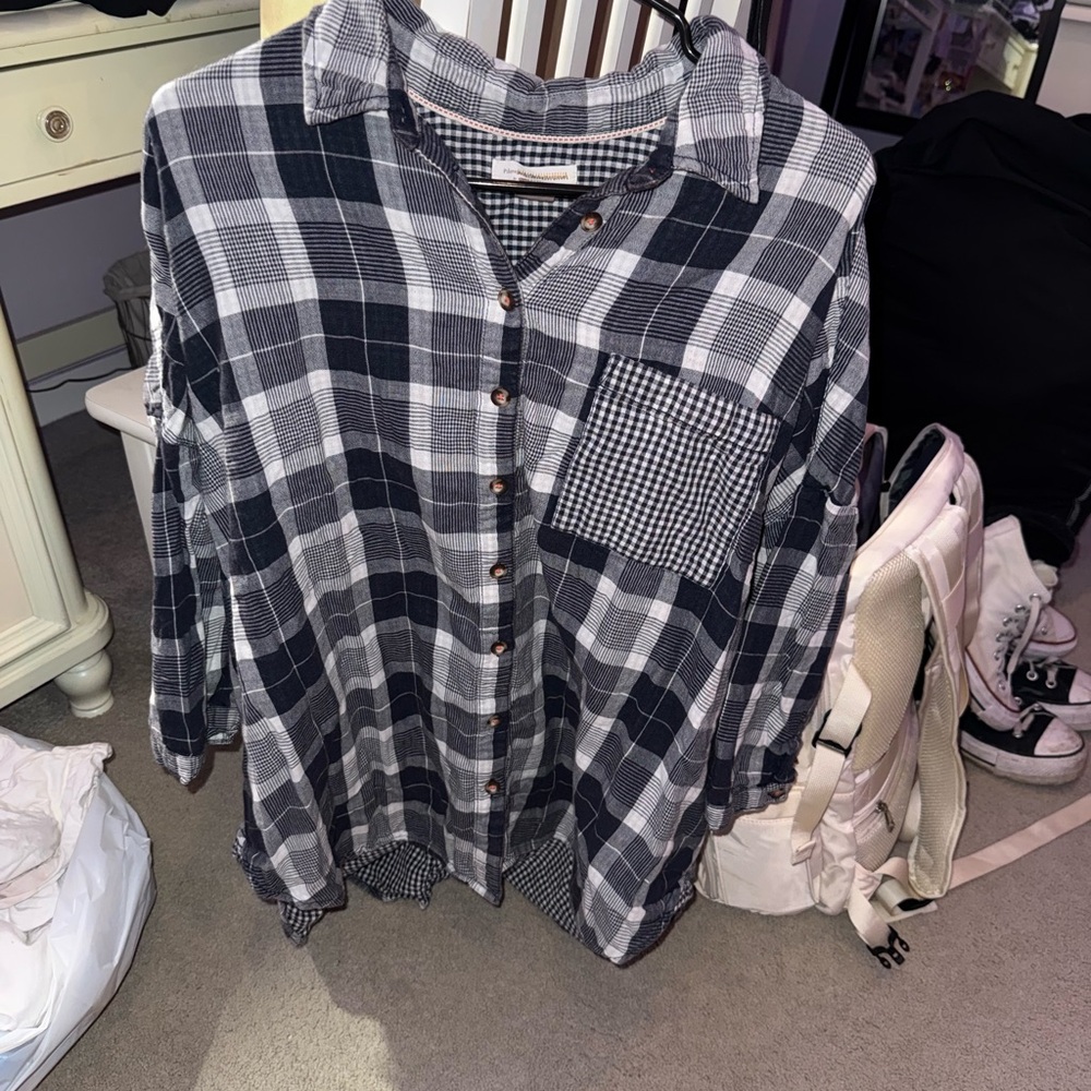 Navy Blue & Neutrals Plaid Button-Up Shirt